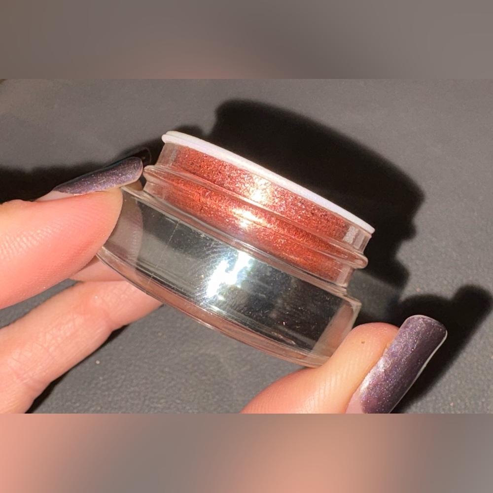 Shimmering Copper Pigment Eye Shadow